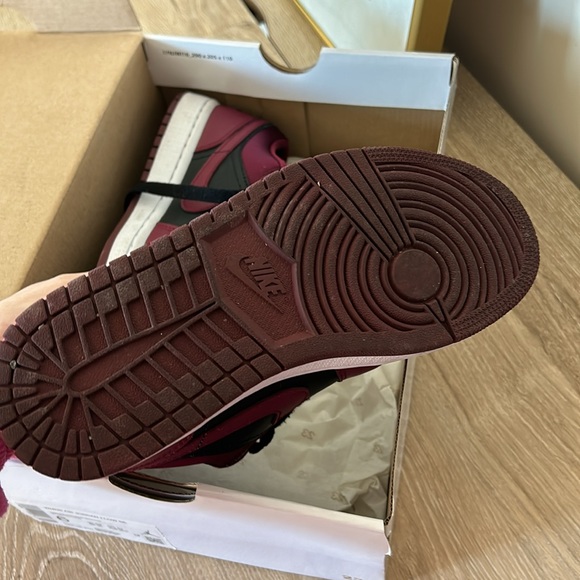 Shoes - Picture 3 of 7